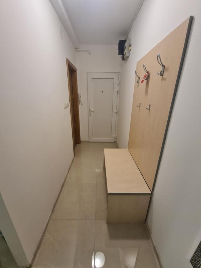 Apartman Yellow - Self Check In Osijek Exterior photo